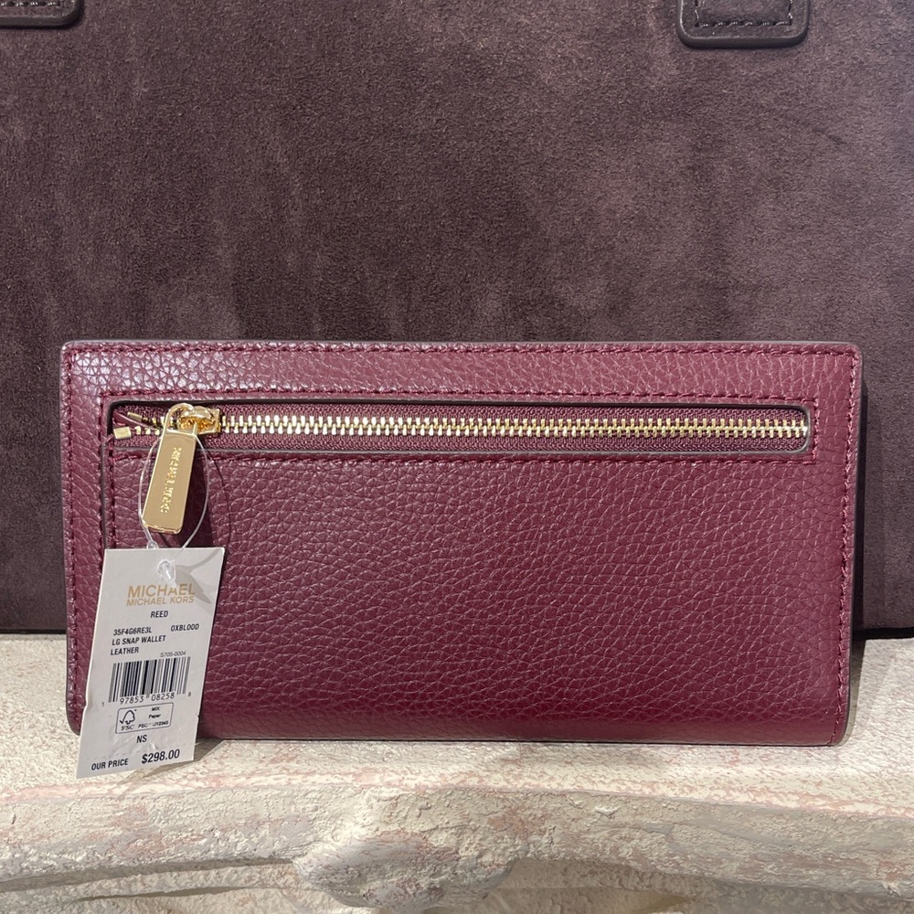 Michael Kors Reed Lg Bifold Pebbled Leather Snap Wallet Card Case 
Oxblood 
NWT - Picture 2 of 16